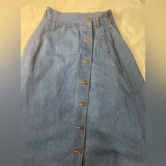 White Stag Women’s Size Medium Denim Maxi Skirt Button Down 100% Cotton, Pockets - Picture 3 of 10